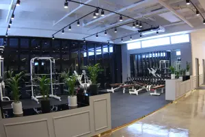 모던 인더스트리얼 감성의 프리미엄 피트니스센터